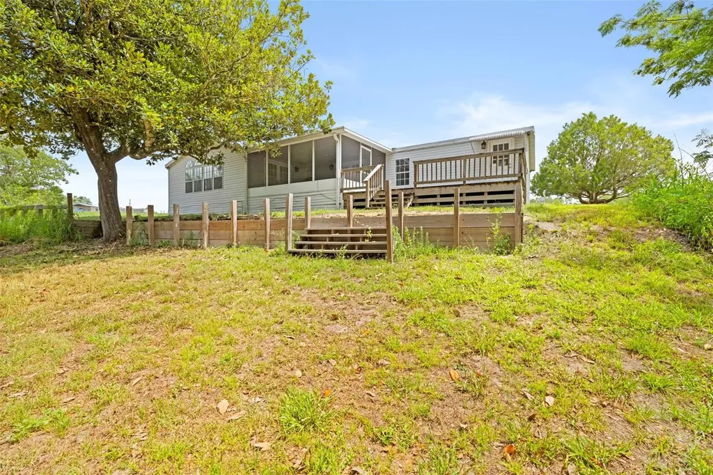 33320 Larkin Road Dade City FL 33523
