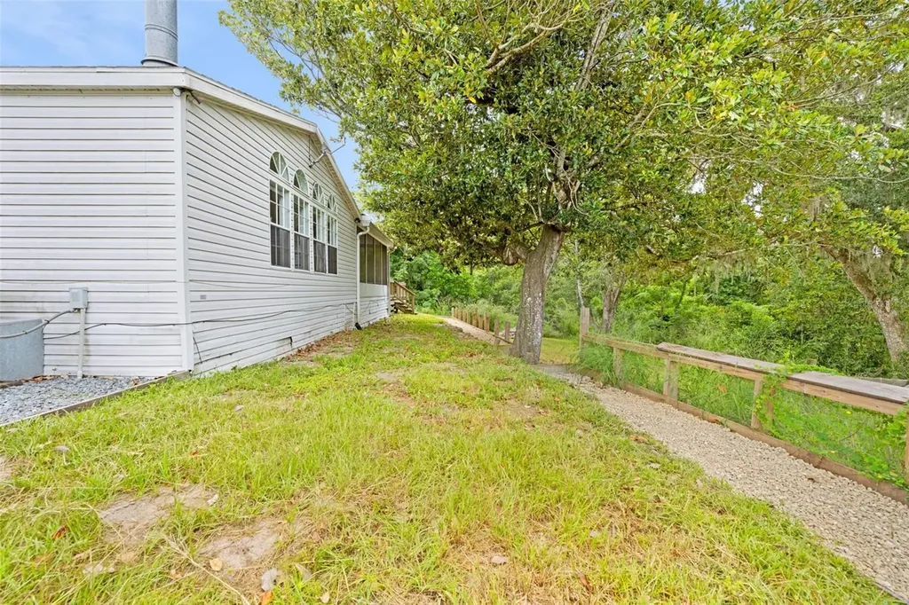 33320 Larkin Road Dade City FL 33523