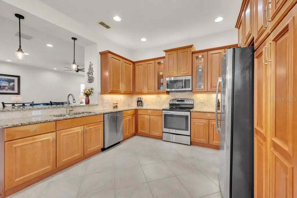 15824 Amber Falls Drive Wimauma FL 33598