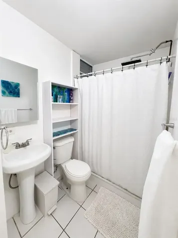 709 Cond Paseo Vista Mar Edif 7 Ponce PR 00716