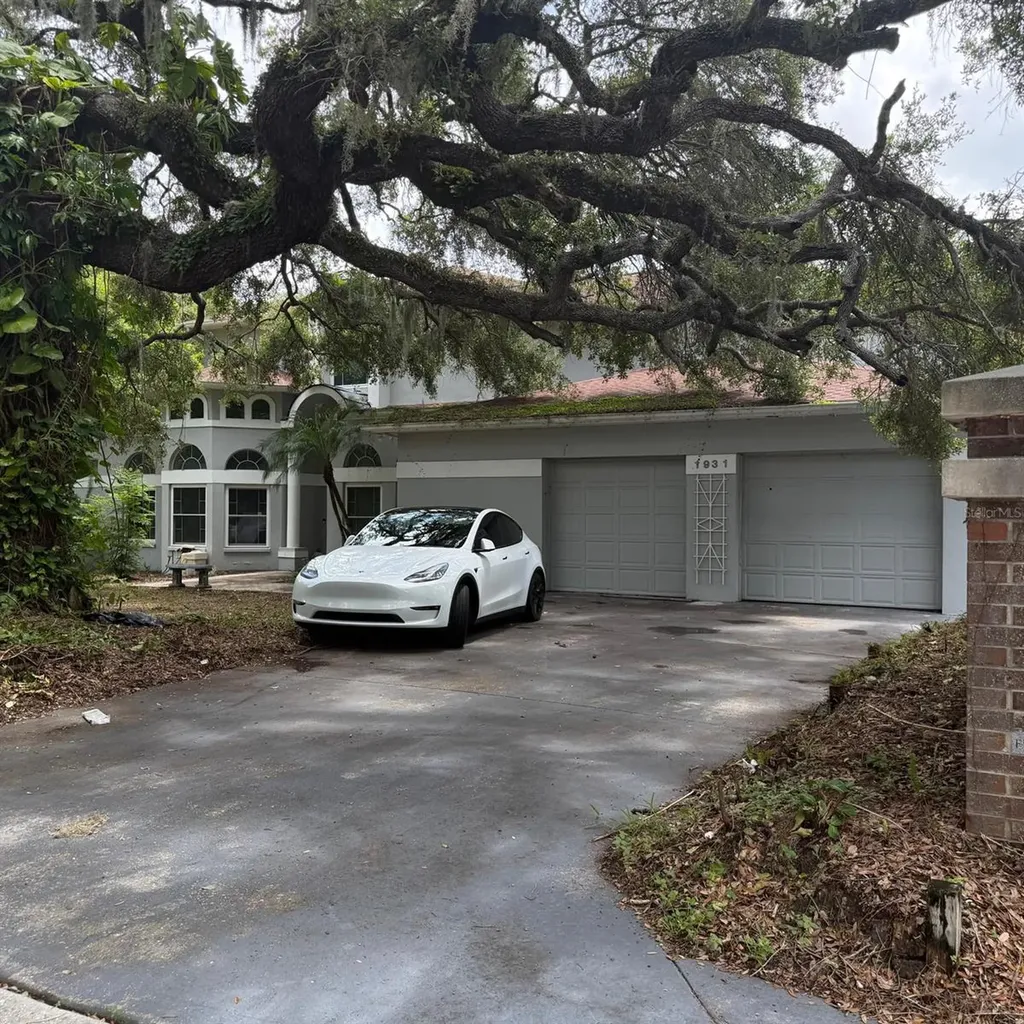 1931 Oak Ridge Court Clearwater FL 33759