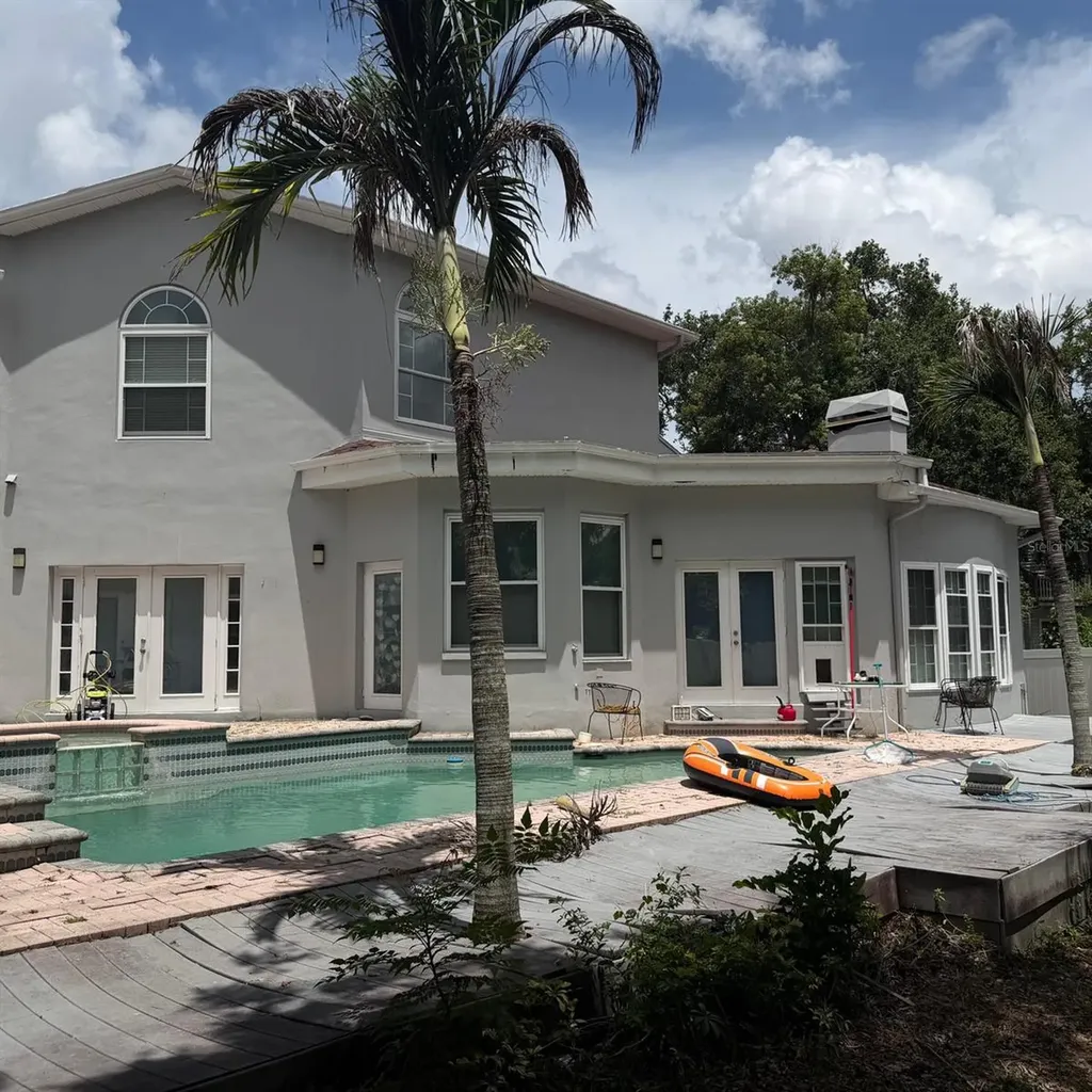 1931 Oak Ridge Court Clearwater FL 33759