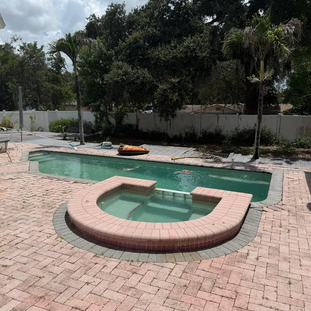 1931 Oak Ridge Court Clearwater FL 33759