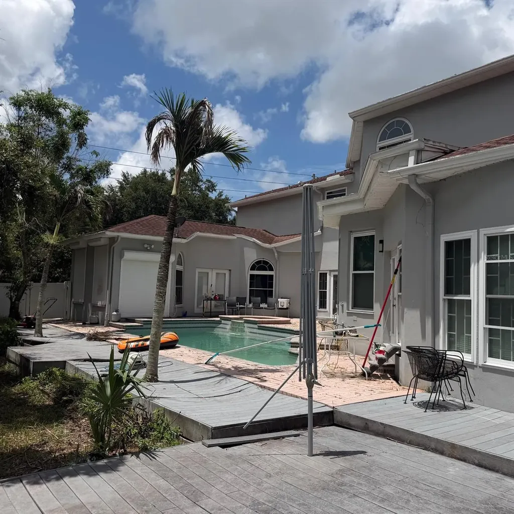 1931 Oak Ridge Court Clearwater FL 33759