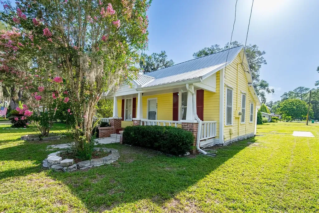 404 NE 2nd Street Trenton FL 32693