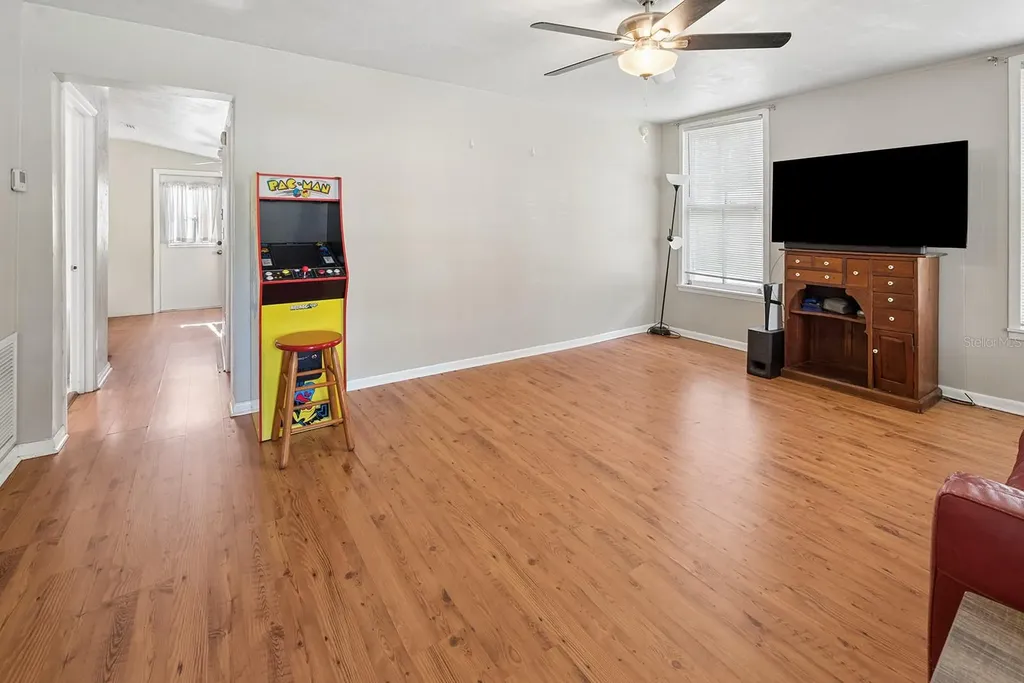 404 NE 2nd Street Trenton FL 32693