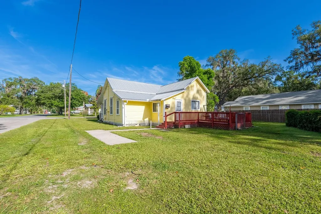 404 NE 2nd Street Trenton FL 32693