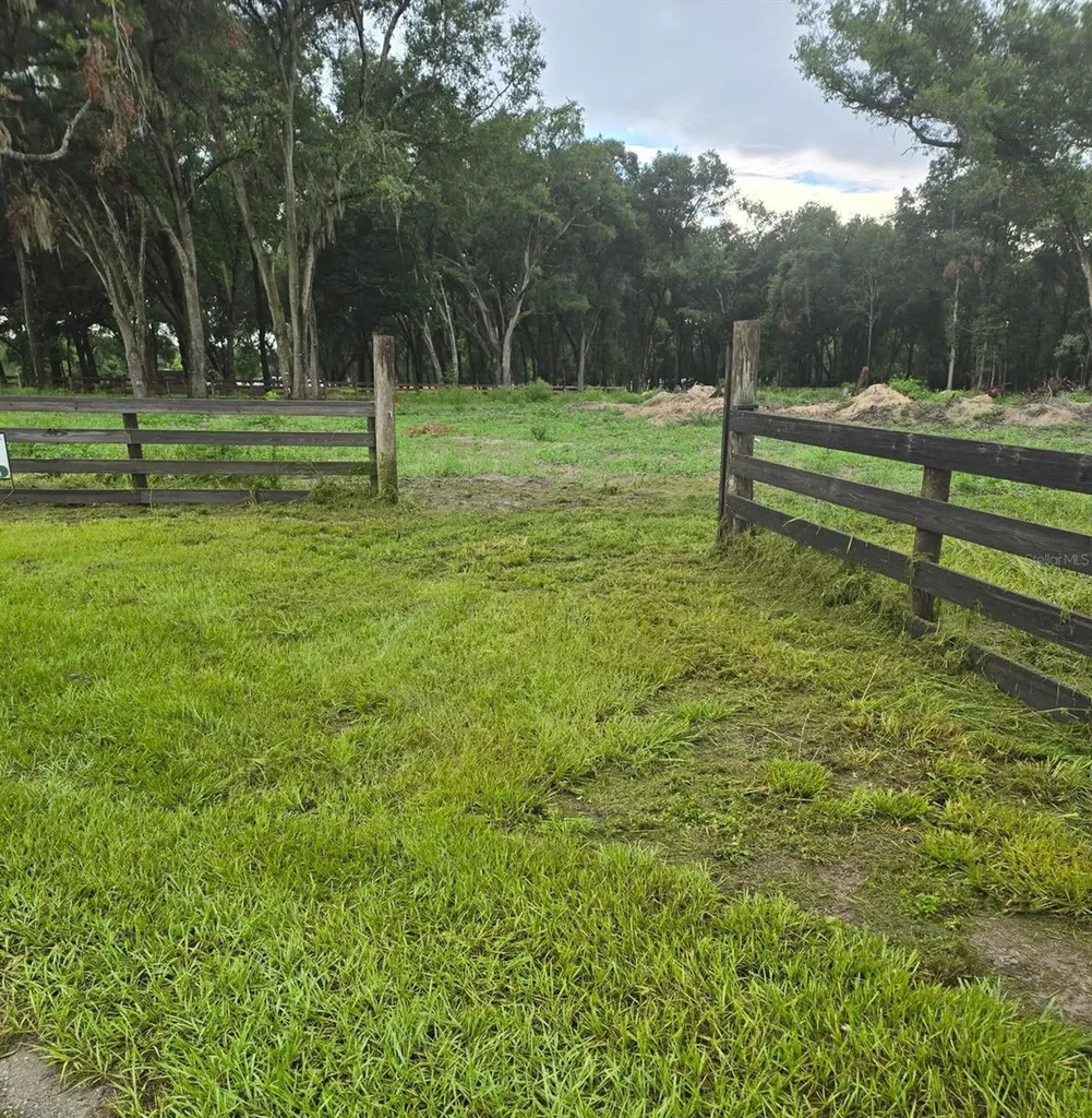 890 Grand Rondo W Crescent City FL 32112