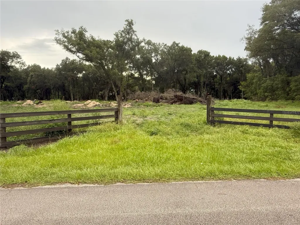 890 Grand Rondo W Crescent City FL 32112