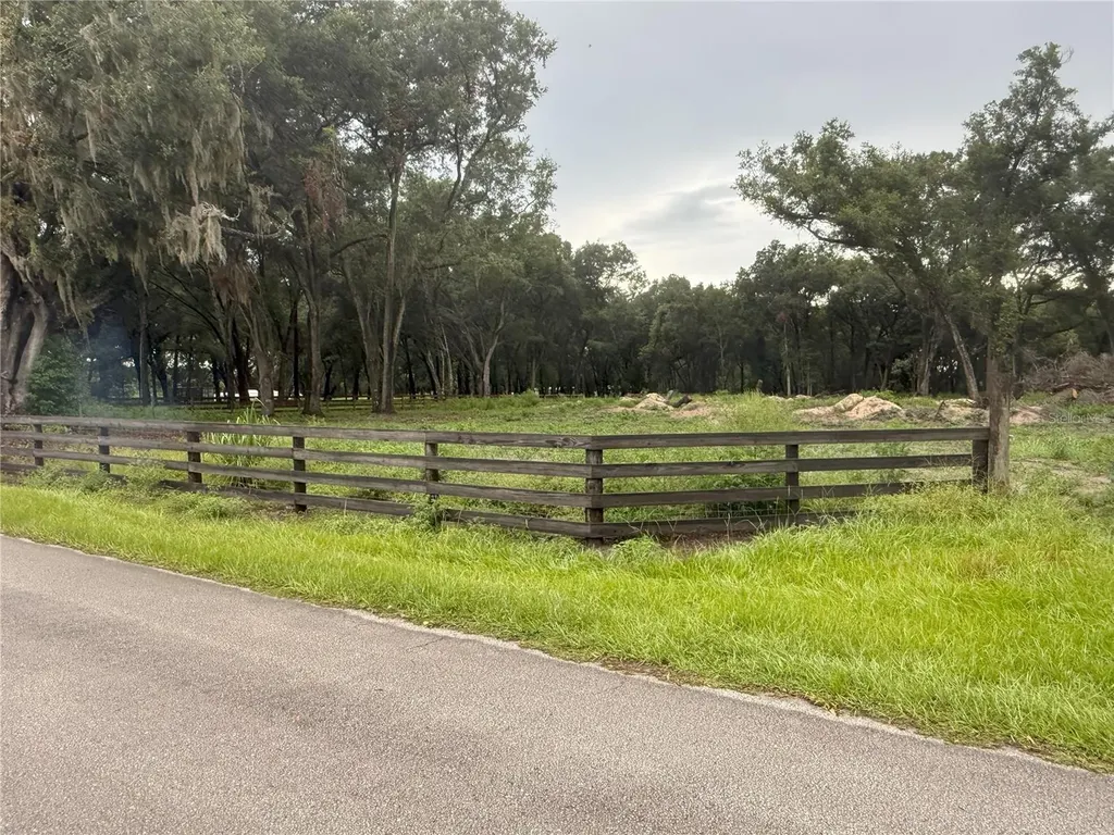 890 Grand Rondo W Crescent City FL 32112
