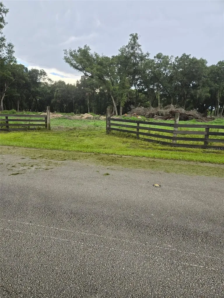 890 Grand Rondo W Crescent City FL 32112