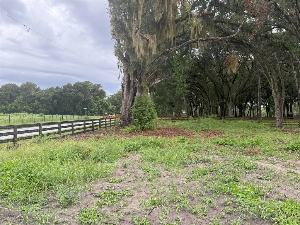 890 Grand Rondo W Crescent City FL 32112