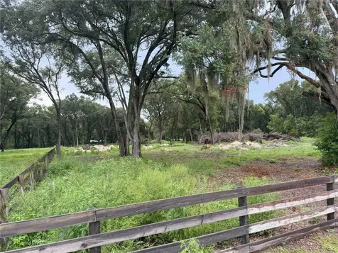 890 Grand Rondo W Crescent City FL 32112