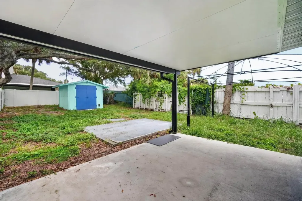 216 N Halifax Avenue Daytona Beach FL 32118