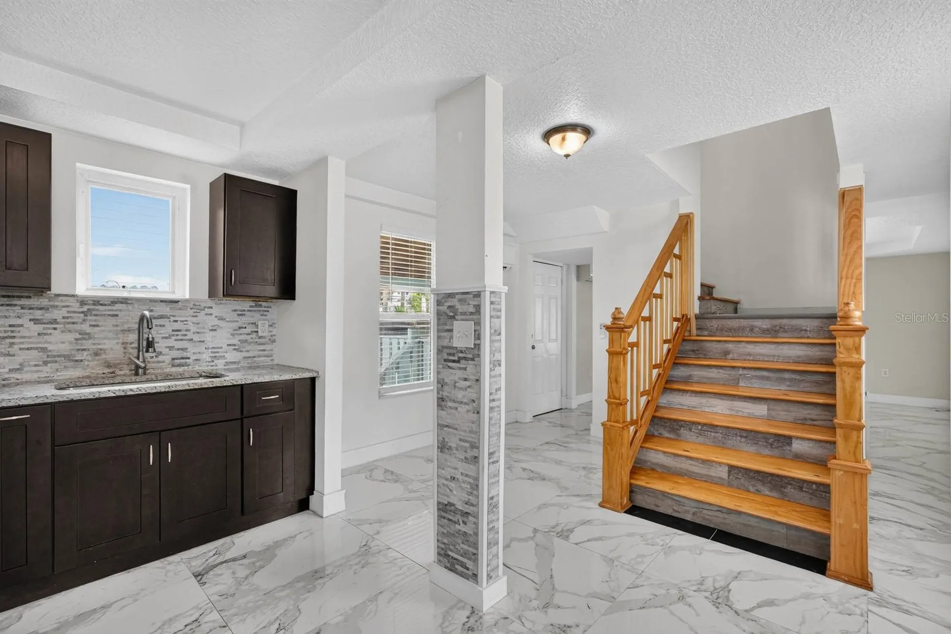 216 N Halifax Avenue Daytona Beach FL 32118