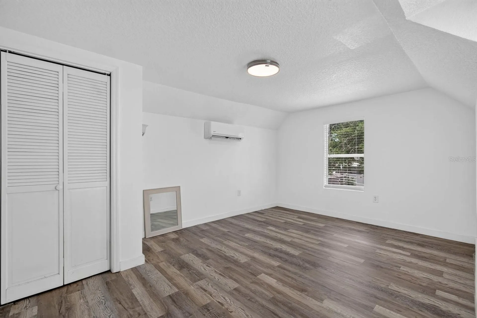 216 N Halifax Avenue Daytona Beach FL 32118