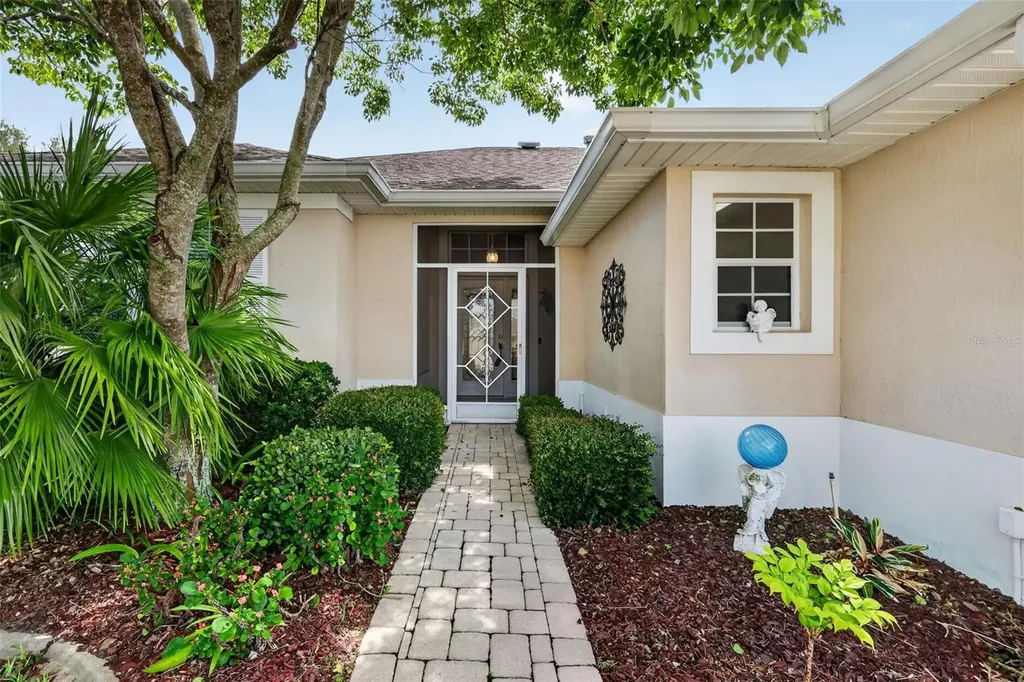 26915 Honeymoon Avenue Leesburg FL 34748