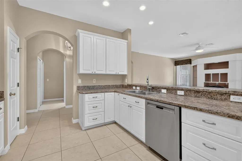 26915 Honeymoon Avenue Leesburg FL 34748
