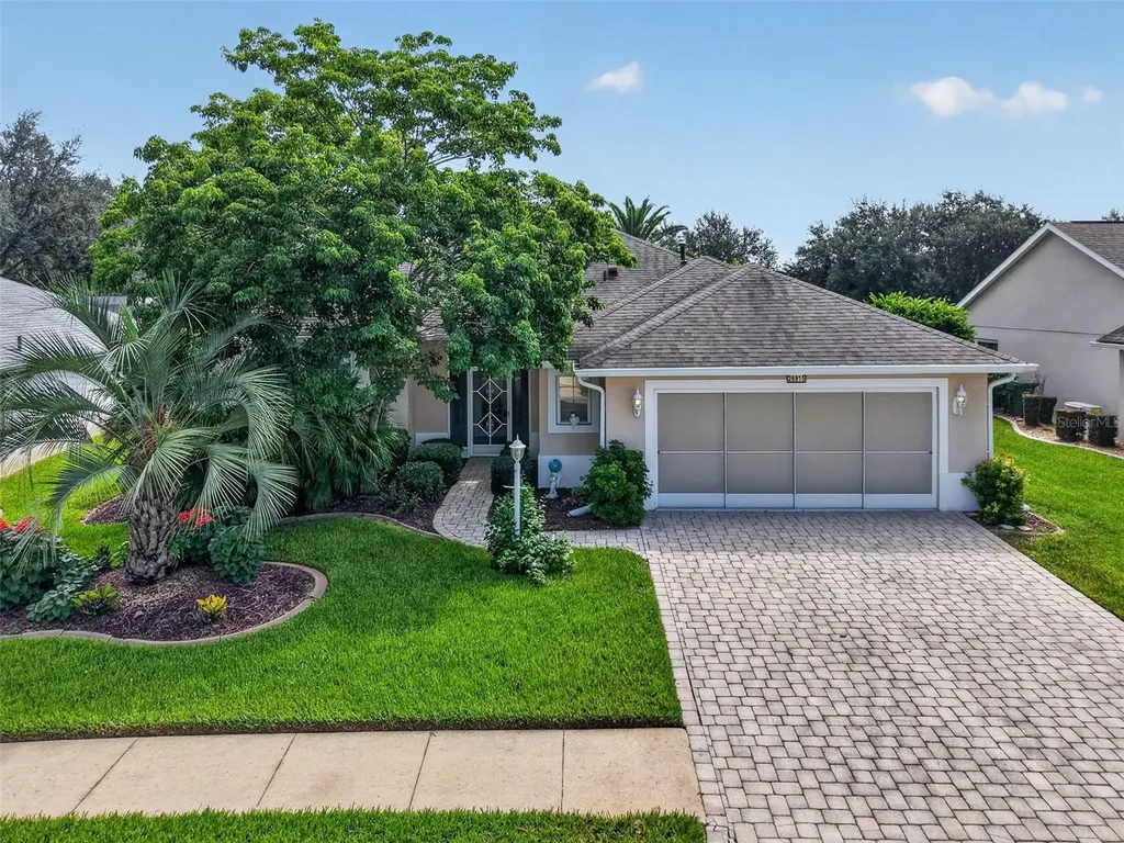 26915 Honeymoon Avenue Leesburg FL 34748