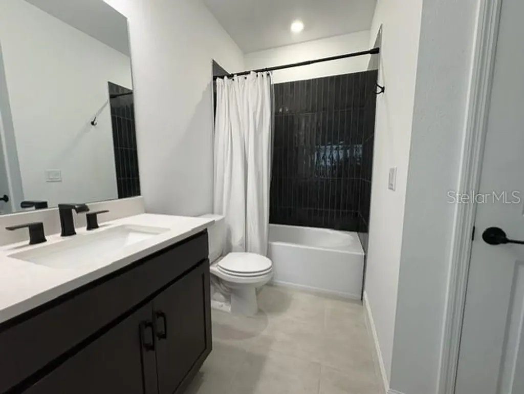 8532 Golden Dawn Court Sarasota FL 34241