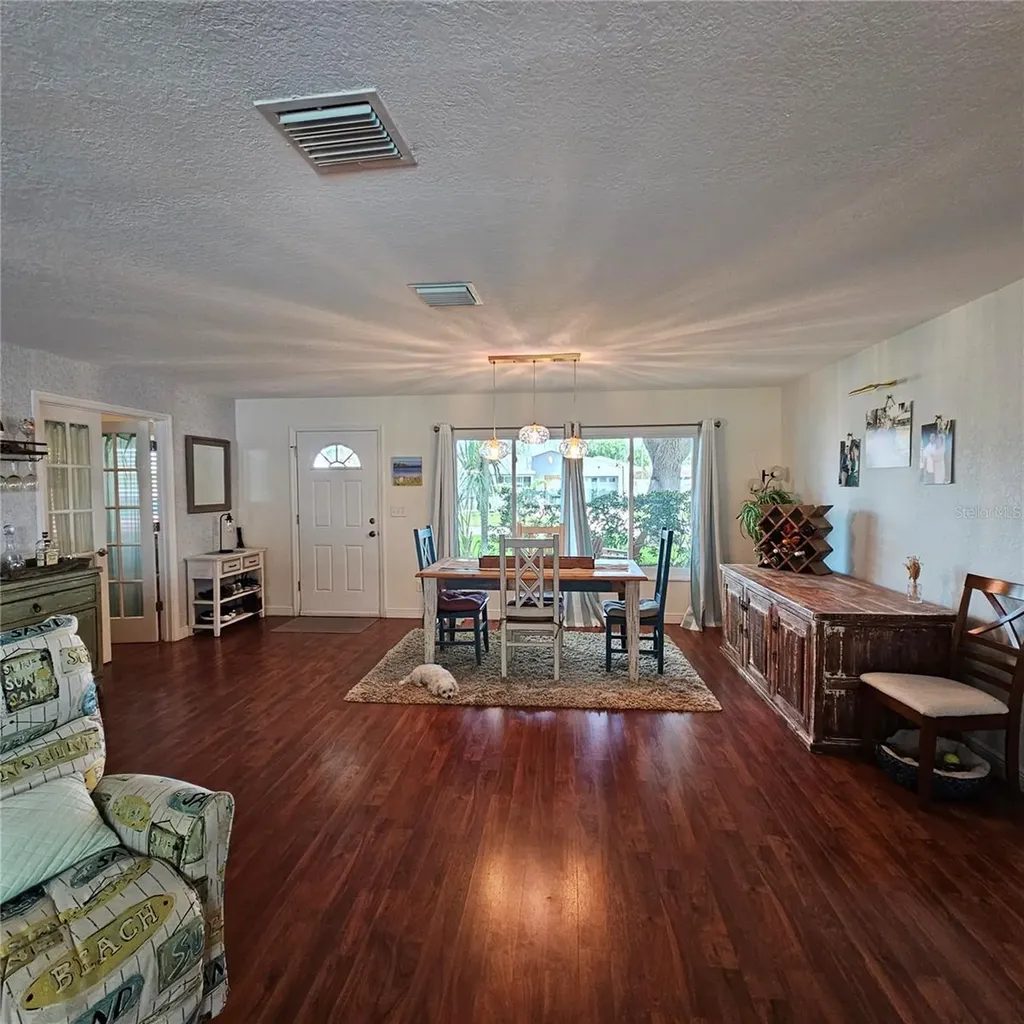 13920 Jamaica Drive Seminole FL 33776