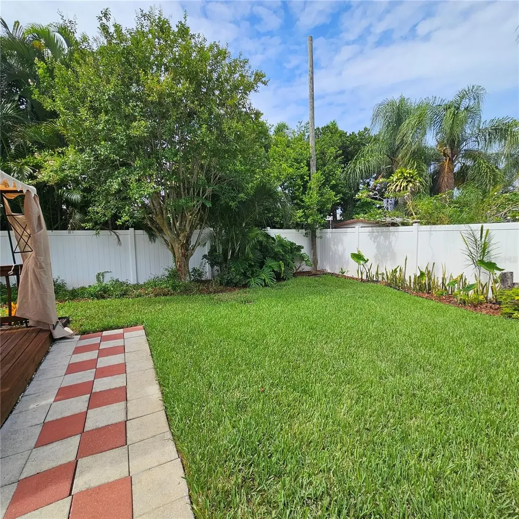 13920 Jamaica Drive Seminole FL 33776