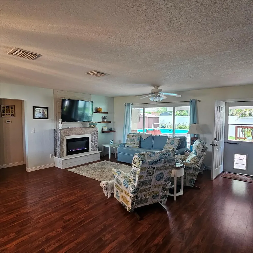 13920 Jamaica Drive Seminole FL 33776