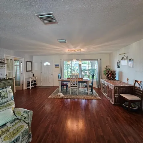 13920 Jamaica Drive Seminole FL 33776