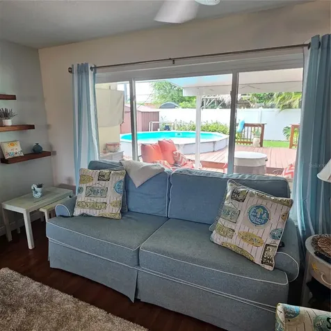 13920 Jamaica Drive Seminole FL 33776