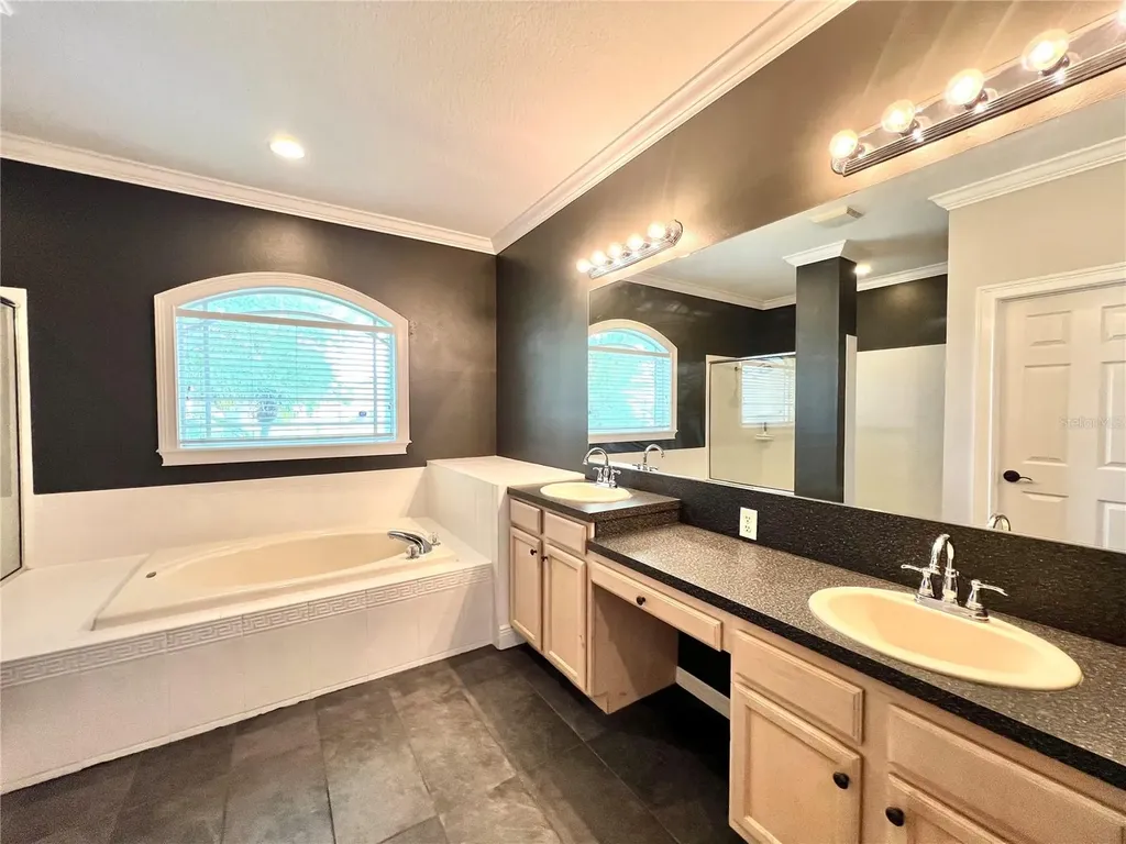 2848 Duncan Tree Circle Valrico FL 33594