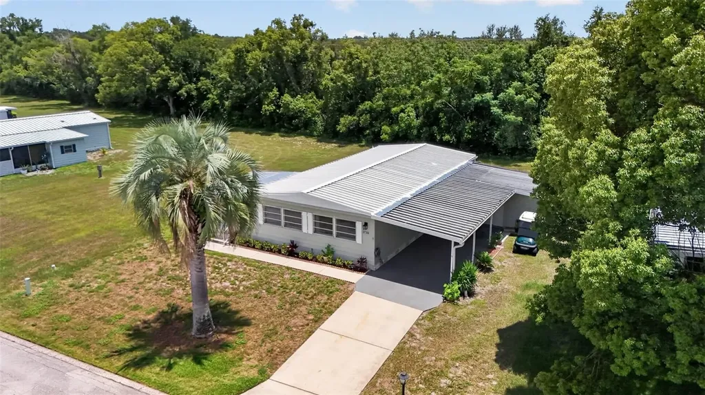 3712 S Citrus Circle Zellwood FL 32798
