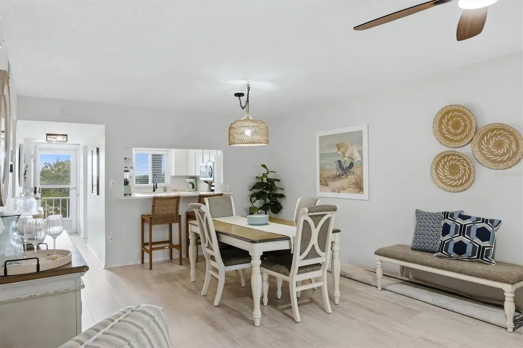 3446 Lake Bayshore Drive Bradenton FL 34205