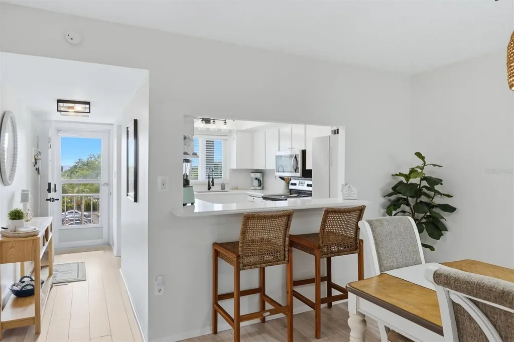3446 Lake Bayshore Drive Bradenton FL 34205