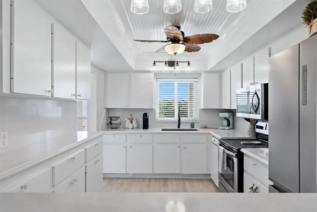 3446 Lake Bayshore Drive Bradenton FL 34205