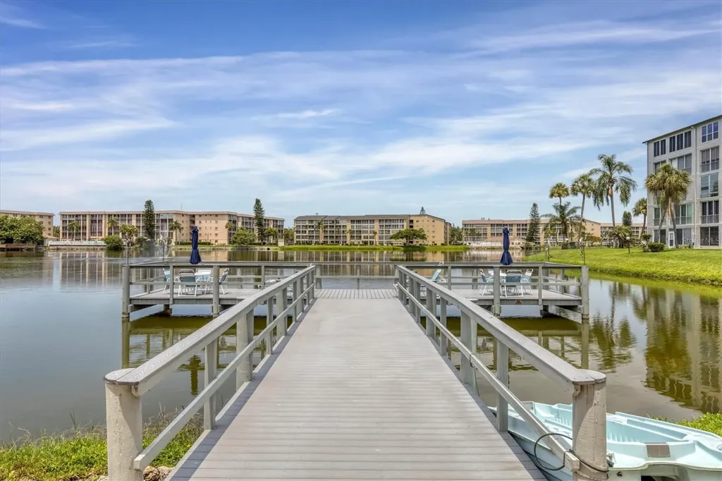 3446 Lake Bayshore Drive Bradenton FL 34205
