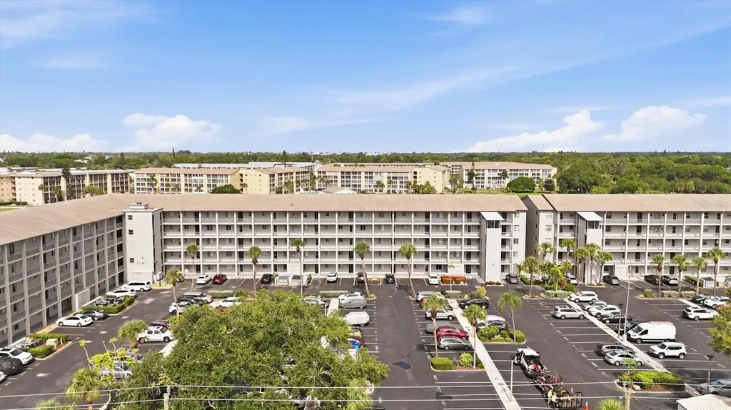 3446 Lake Bayshore Drive Bradenton FL 34205