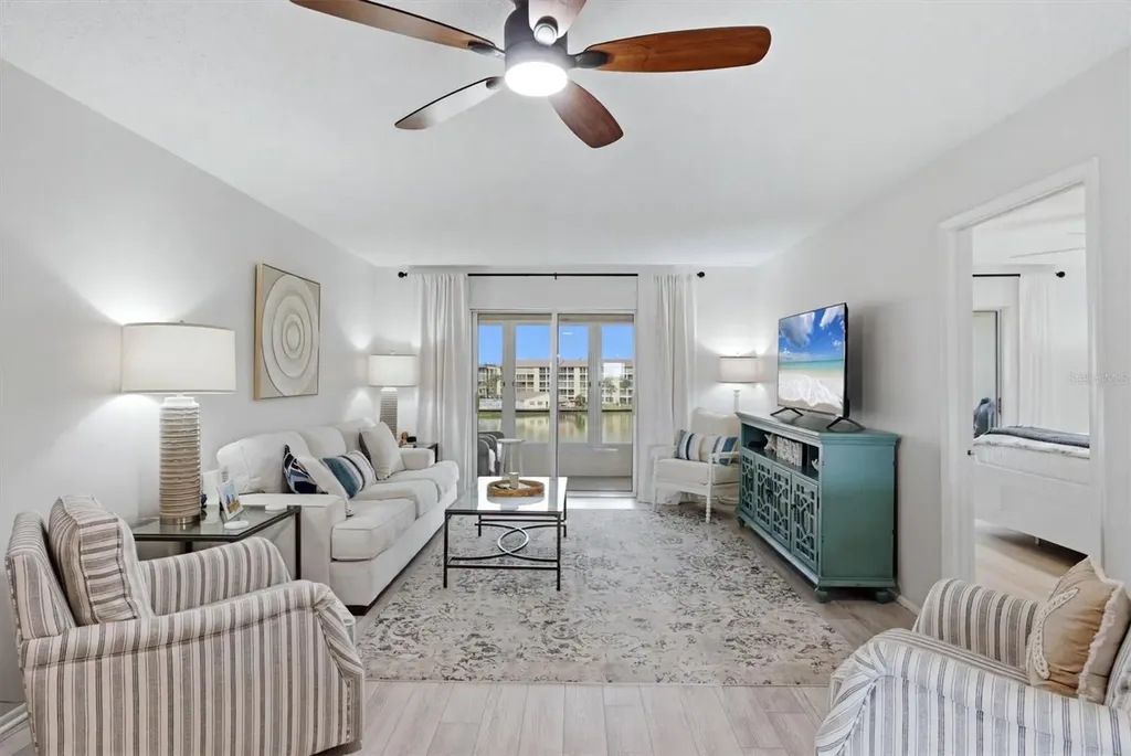 3446 Lake Bayshore Drive Bradenton FL 34205