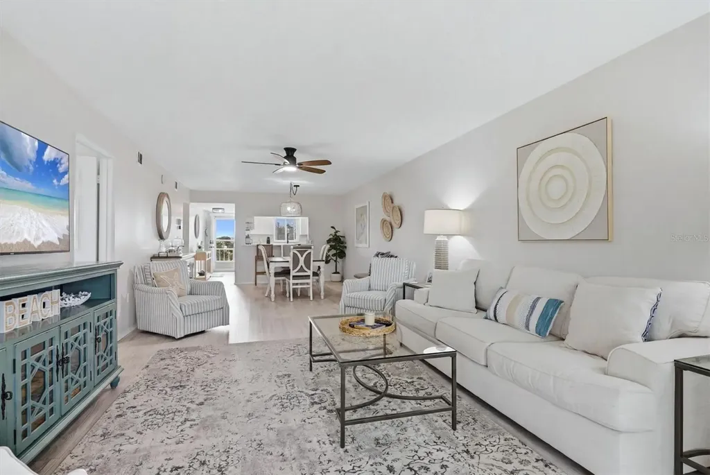 3446 Lake Bayshore Drive Bradenton FL 34205