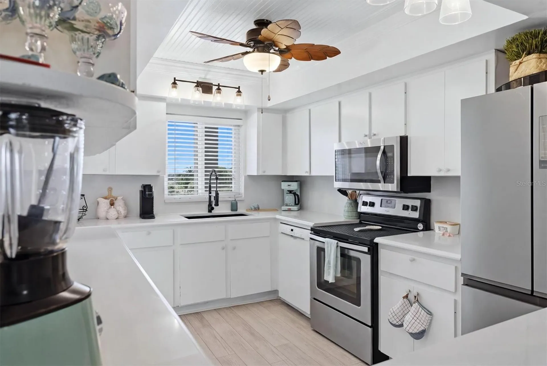 3446 Lake Bayshore Drive Bradenton FL 34205