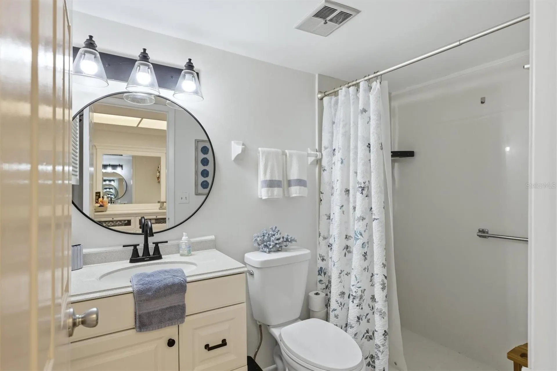 3446 Lake Bayshore Drive Bradenton FL 34205