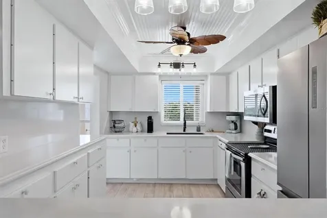 3446 Lake Bayshore Drive Bradenton FL 34205