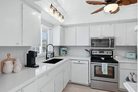 3446 Lake Bayshore Drive Bradenton FL 34205