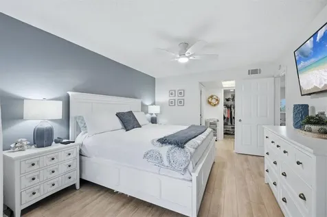 3446 Lake Bayshore Drive Bradenton FL 34205