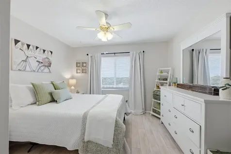 3446 Lake Bayshore Drive Bradenton FL 34205