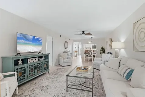 3446 Lake Bayshore Drive Bradenton FL 34205