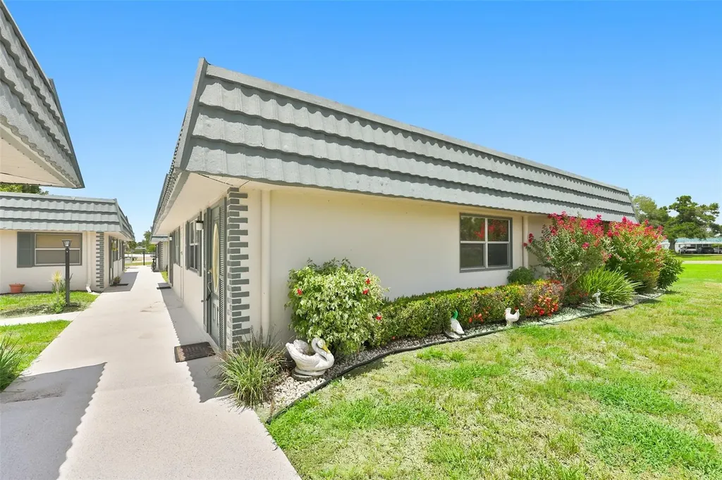 1811 Bedford Lane Sun City Center FL 33573