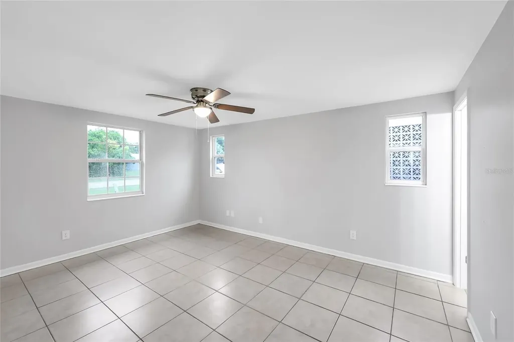 2925 Elkcam Boulevard Deltona FL 32738