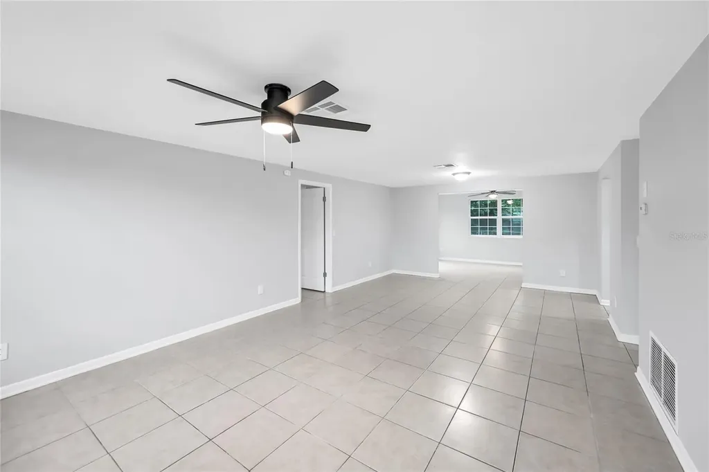 2925 Elkcam Boulevard Deltona FL 32738