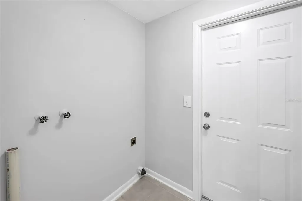 2925 Elkcam Boulevard Deltona FL 32738