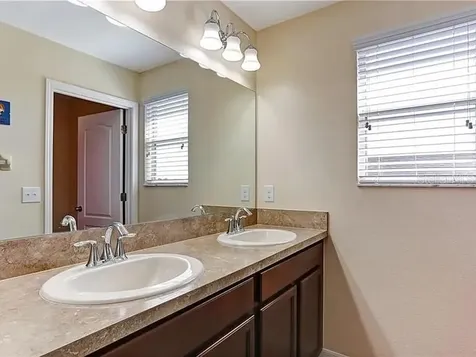 408 19th Street NW Ruskin FL 33570